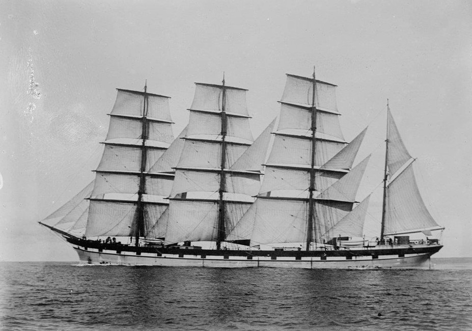 Allan C Green 1878-1954, photographer.

[ca. 1900]