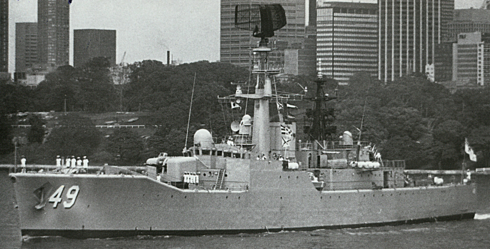 4587. HMAS DERWENT 1961-1994.Sydney Feb. 1976.GKA, SHF Coll.