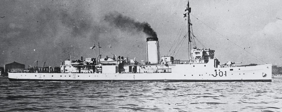 4732. HMAS DOOMBA, ex HMS WEXFORD, 1919-1947. SHF Coll.