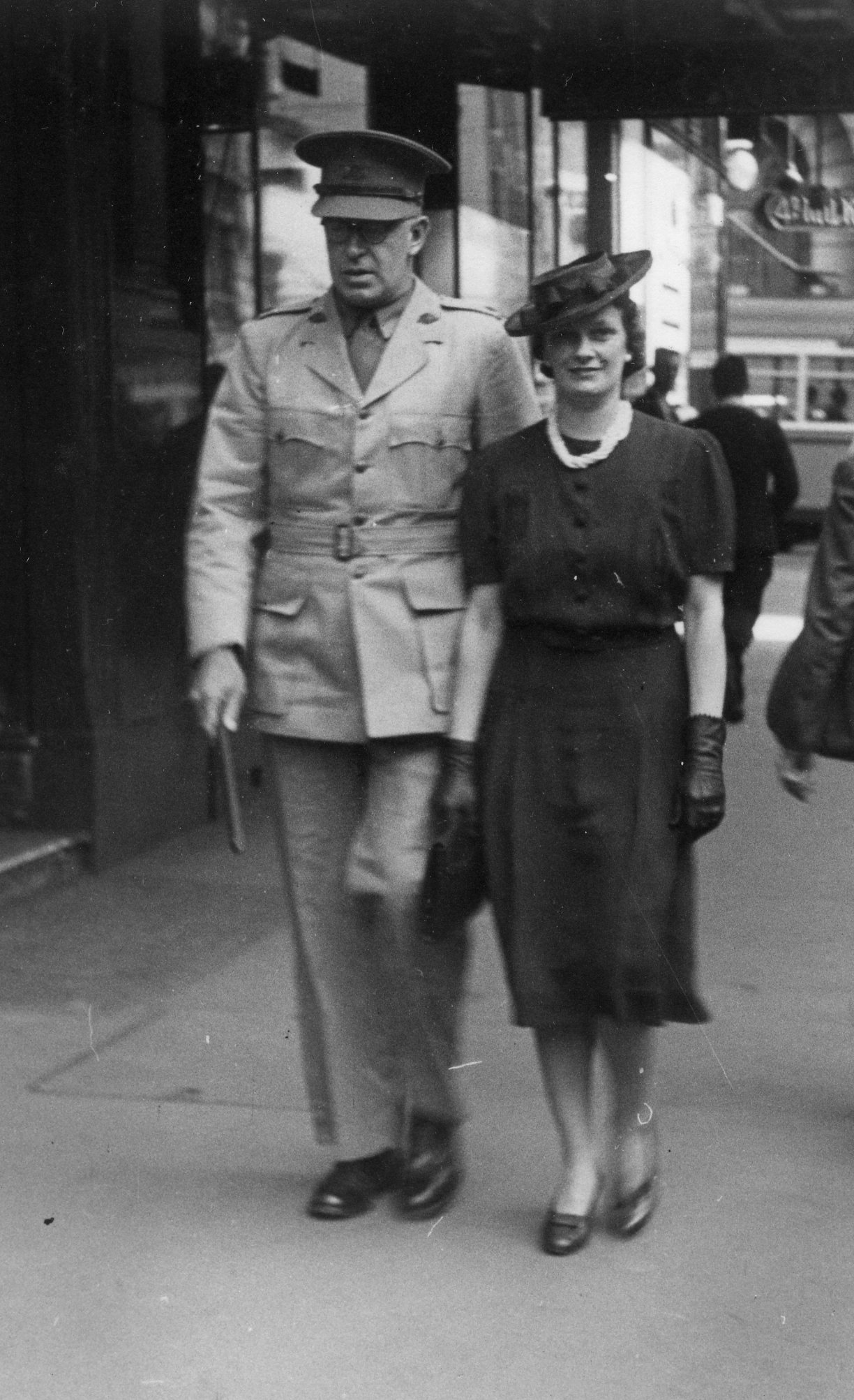 8 Major & Mrs Jeremy in Sydney 1940 - Naval Historical Society of Australia