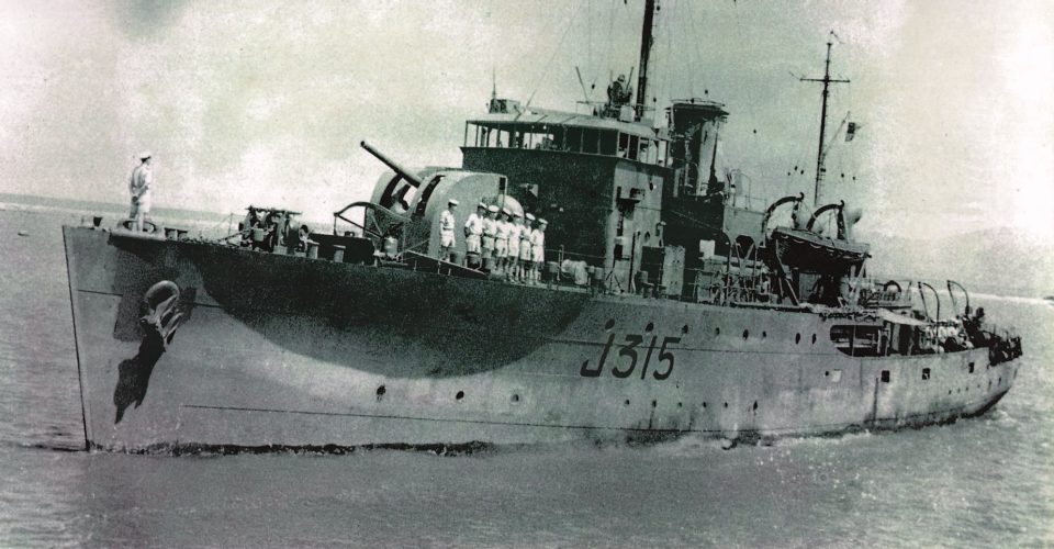 HMAS Wagga J315 during WW2